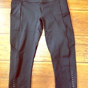 Lululemon size 8 fast and free crop black